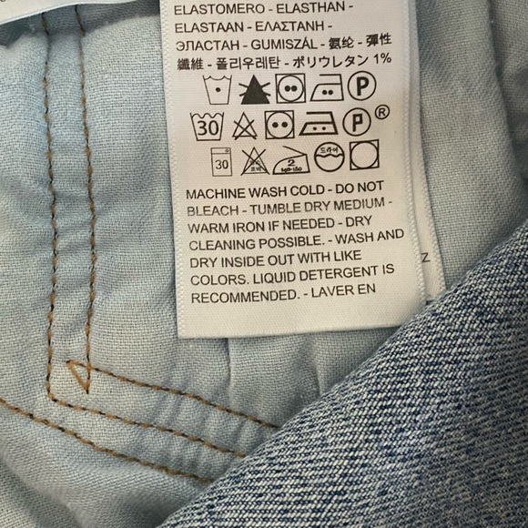 Vintage Levi’s 502 Red Tag Denim Jeans Y2K Mom
34×30
Five pockets 
Straight leg - Picture 5 of 6